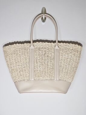 Vineyard Vines Neutral Straw Tote Bag with Cream Leather Trim